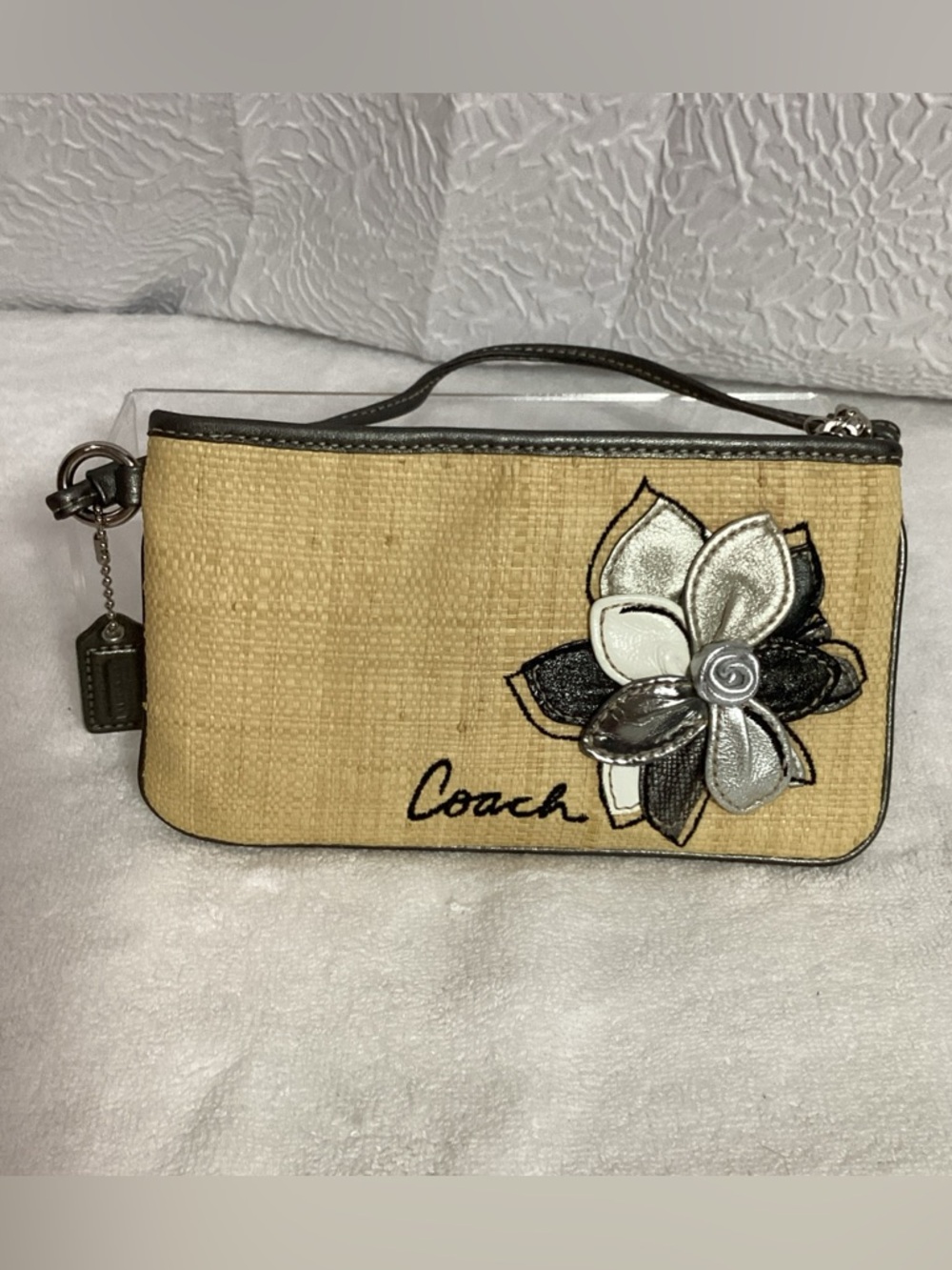 Coach Y2K Hamptons Archive 10th Anniversary Straw Metallic Flower Wristlet - Picture 12 of 12